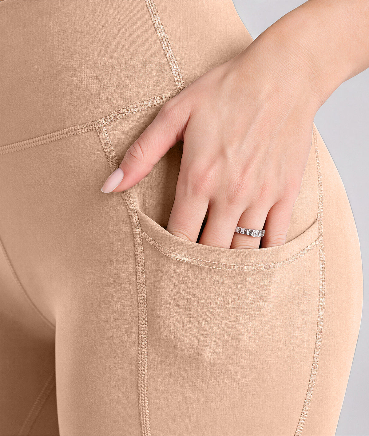 High-Waisted Leggings with Pockets – Women’s Activewear
