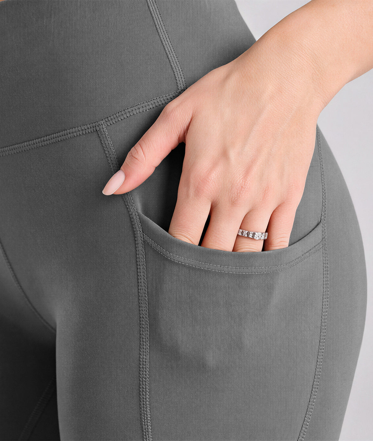 High-Waisted Leggings with Pockets – Women’s Activewear